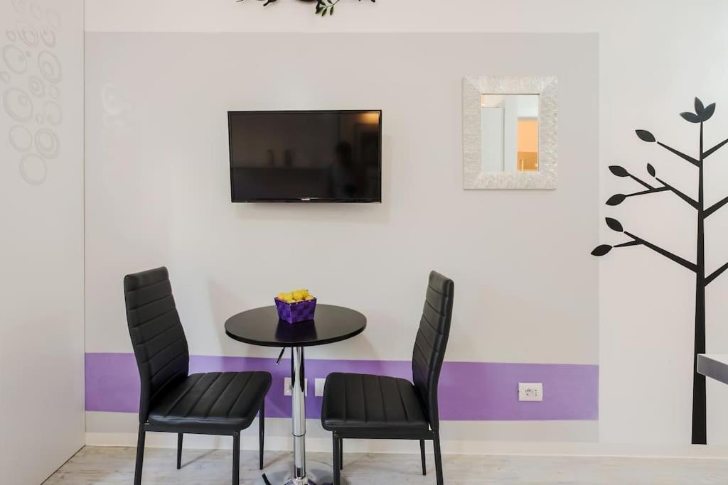 ℒovely & ℰlegant Studio Next To Duomo/Missori Milaan Buitenkant foto