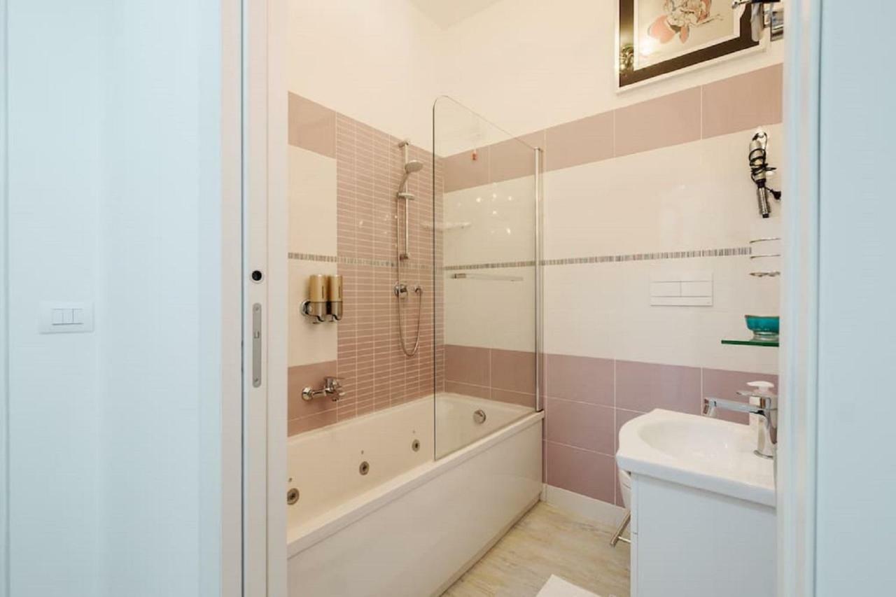 ℒovely & ℰlegant Studio Next To Duomo/Missori Milaan Buitenkant foto